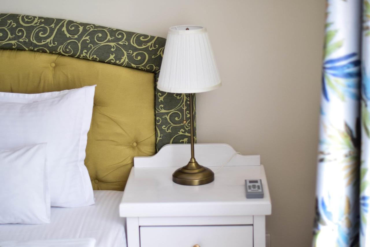 Cabrio Apart Hotel คลูจ-นาโปกา ภายนอก รูปภาพ