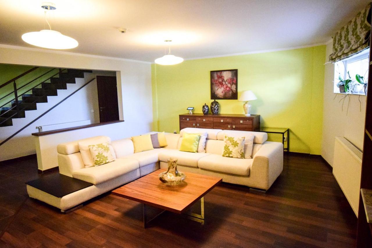 Cabrio Apart Hotel คลูจ-นาโปกา ภายนอก รูปภาพ