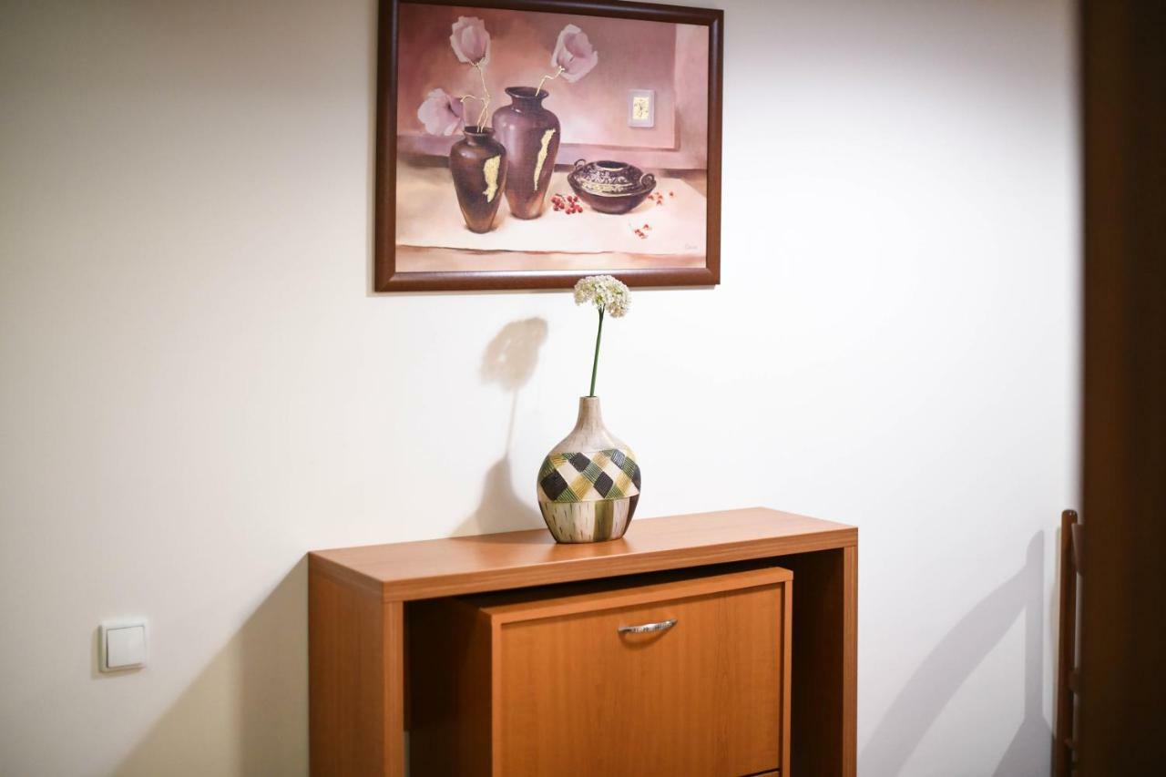 Cabrio Apart Hotel คลูจ-นาโปกา ภายนอก รูปภาพ