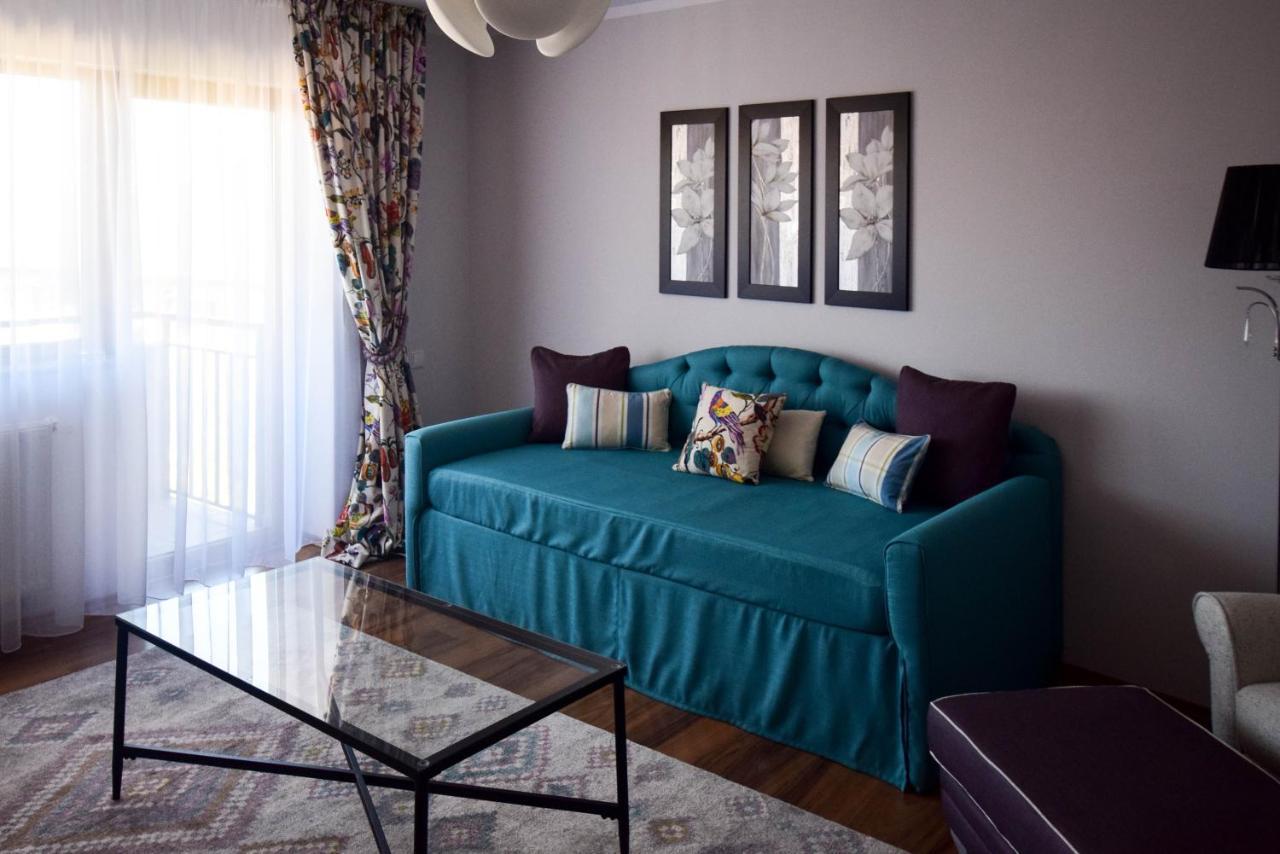 Cabrio Apart Hotel คลูจ-นาโปกา ภายนอก รูปภาพ